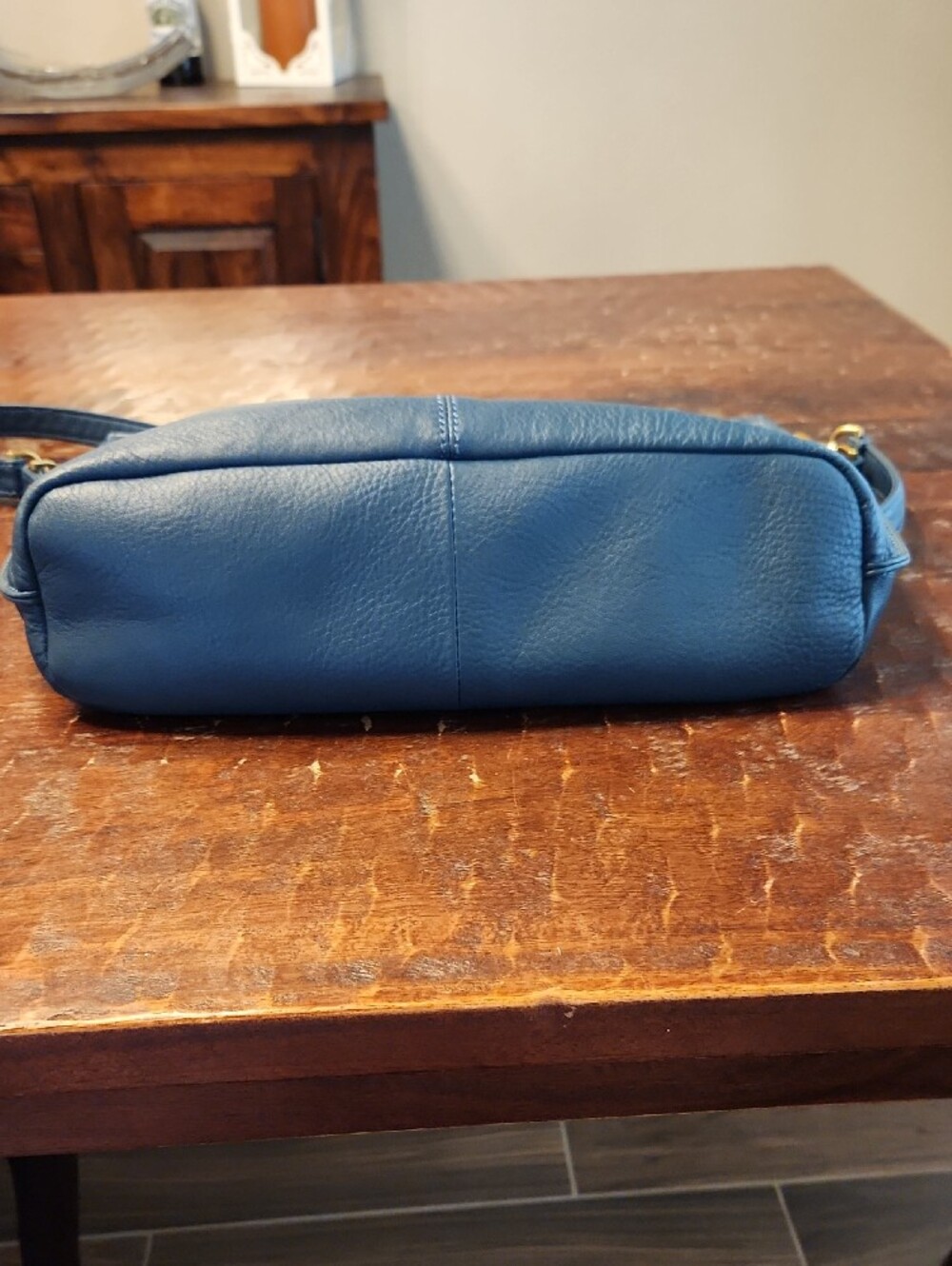 HOBO Peacock Pier Shoulder Crossbody Leather Bag with Gold Accents - Picture 3 of 7